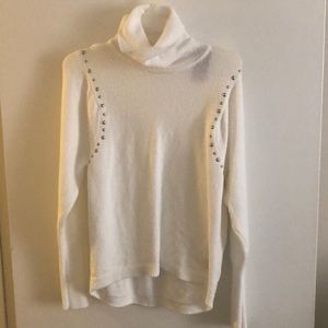 Jennifer Lopez sweater